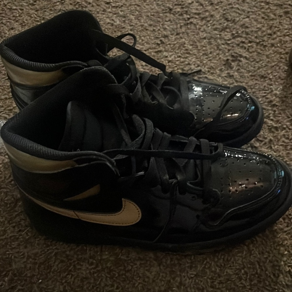 AIR JORDAN 1 RETRO HIGH OG 'BLACK METALLIC GOLD
